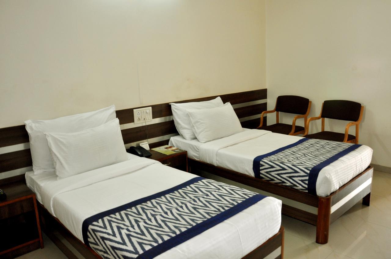 Hotel Tourist, Kolhapur Εξωτερικό φωτογραφία