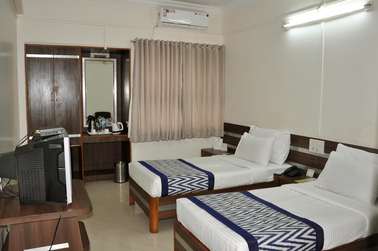 Hotel Tourist, Kolhapur Εξωτερικό φωτογραφία