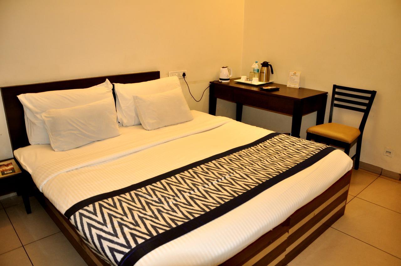 Hotel Tourist, Kolhapur Εξωτερικό φωτογραφία